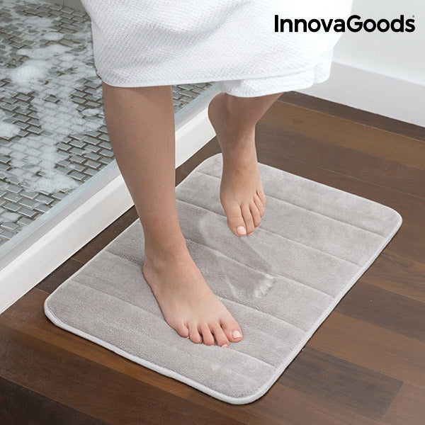 Bath mat with memory foam