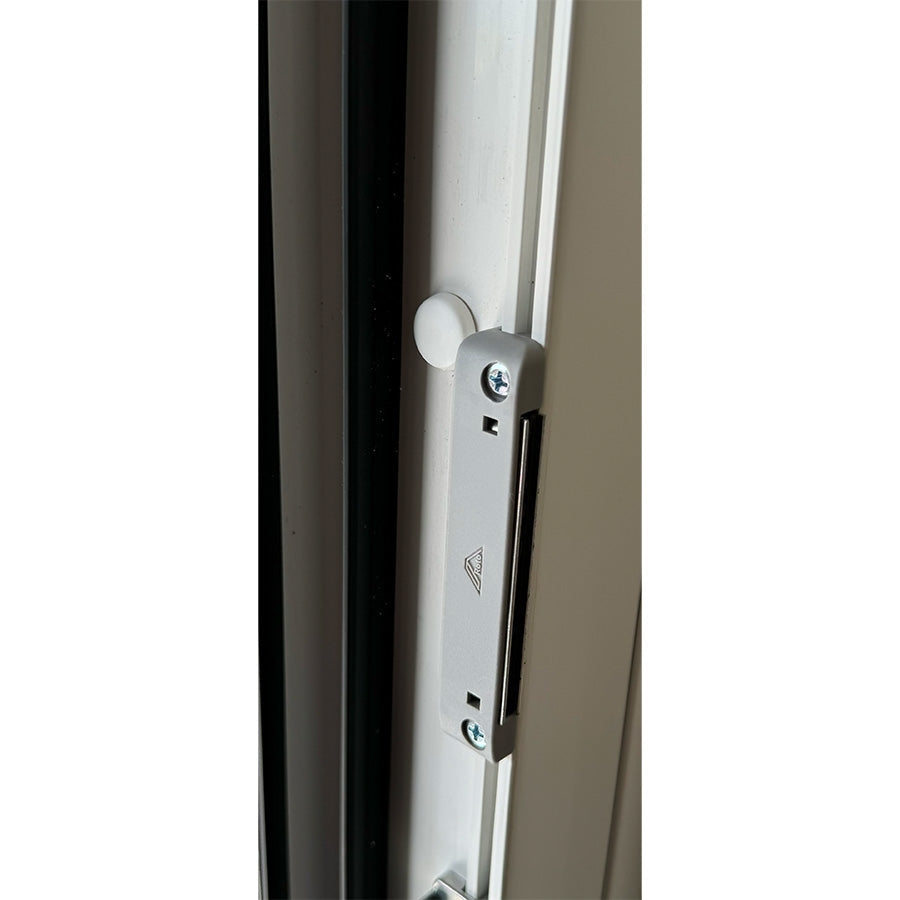 Magnetic closer for balcony doors